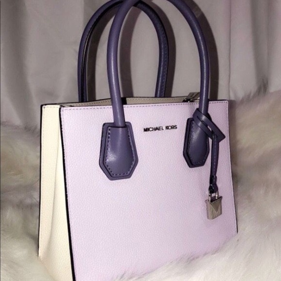 Michael Kors Handbags - Michael kors purse